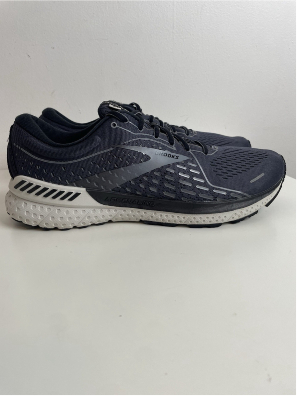 Brooks Adrenaline GTS 21 Running Shoes Mens 11.5 D Dark Gray Sneakers